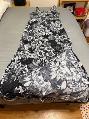 💥 JRS Mudd Black & White Floral Maxi Dress